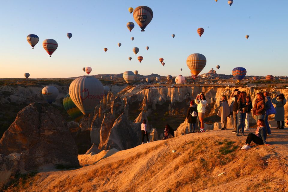 Cappadocia: Goreme Hot Air Balloon Flight Tour at Sunrise