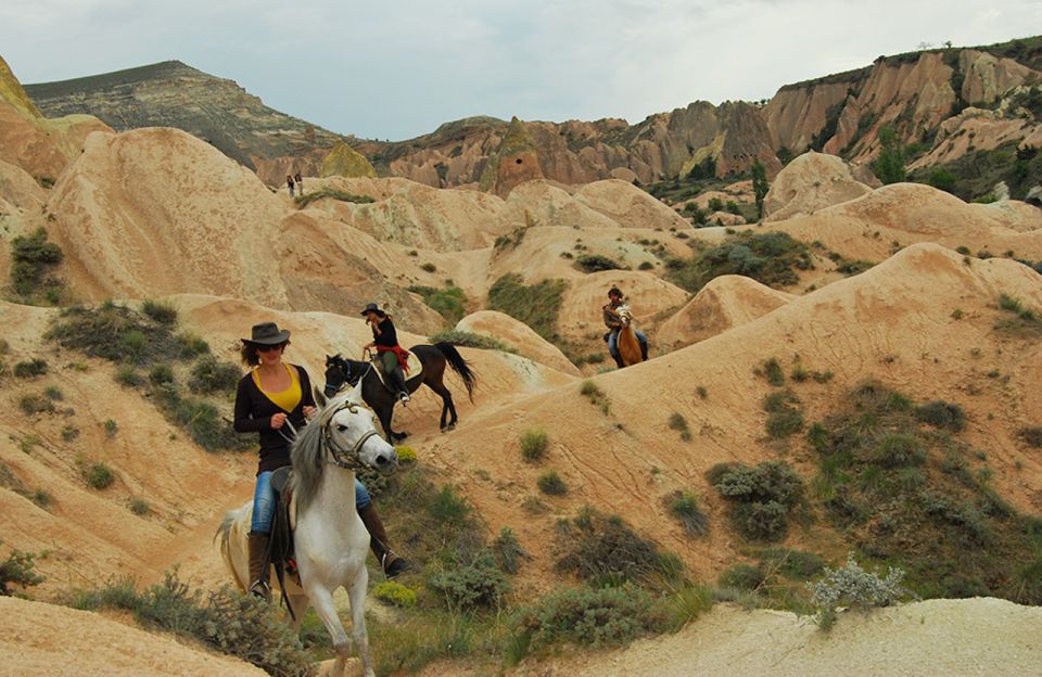 Göreme: Cappadocia Sunset Horse Riding
