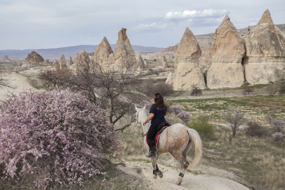 Göreme: Cappadocia Sunset Horse Riding