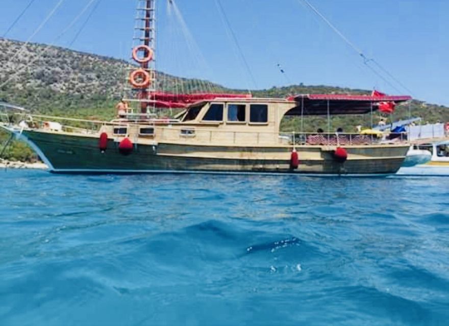 Bodrum Peninsula Private Boat Tour with Lunch