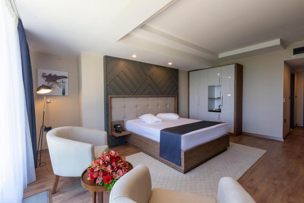 Superior Double Room with Lake View