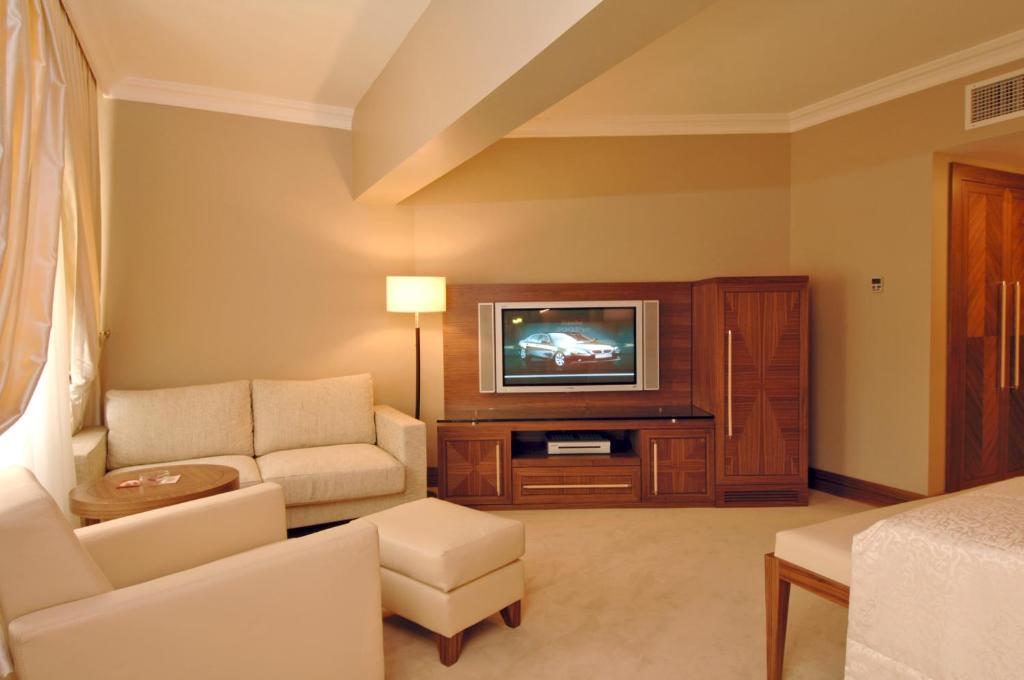 Queen Room with Spa Bath