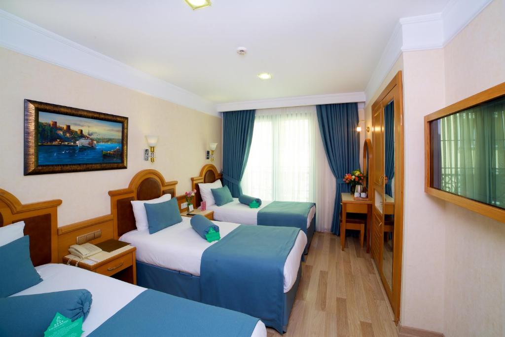 Triple Room