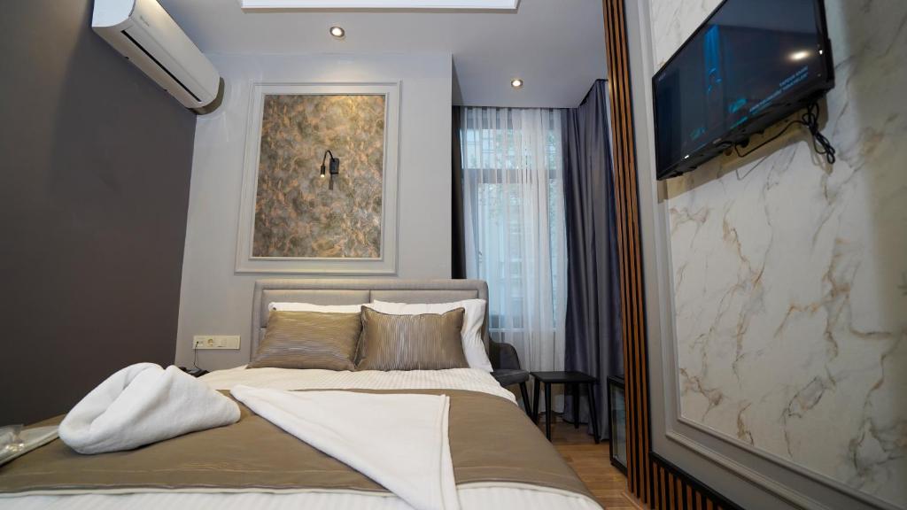 SINGLE Room