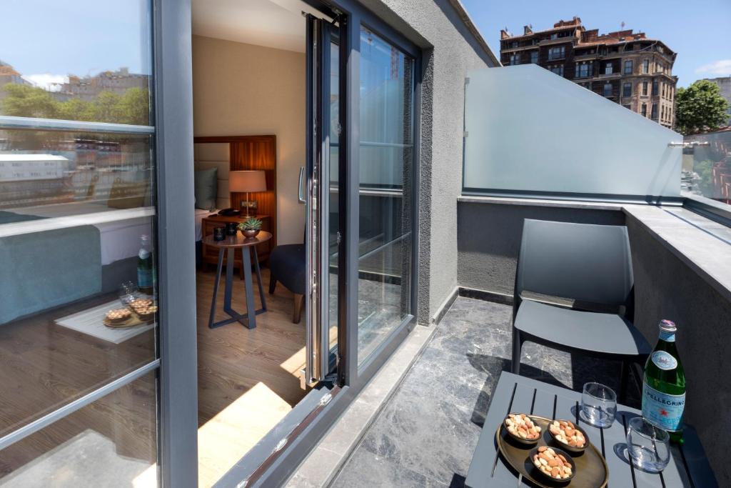 Deluxe Room with Balcony