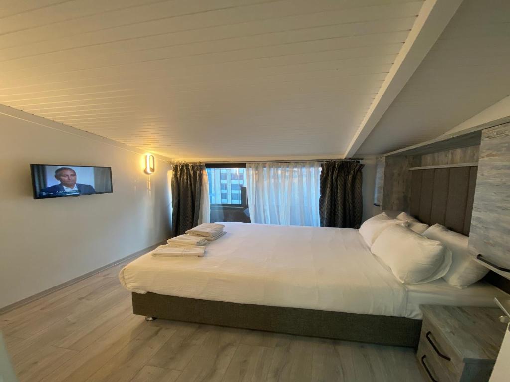 Deluxe Single Room