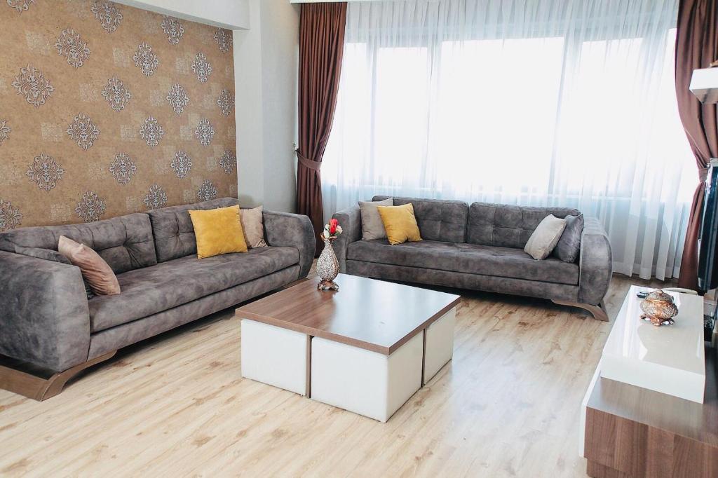1 + 1 Room