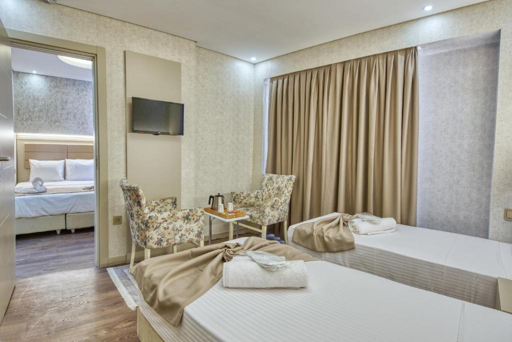 Deluxe Family Suite