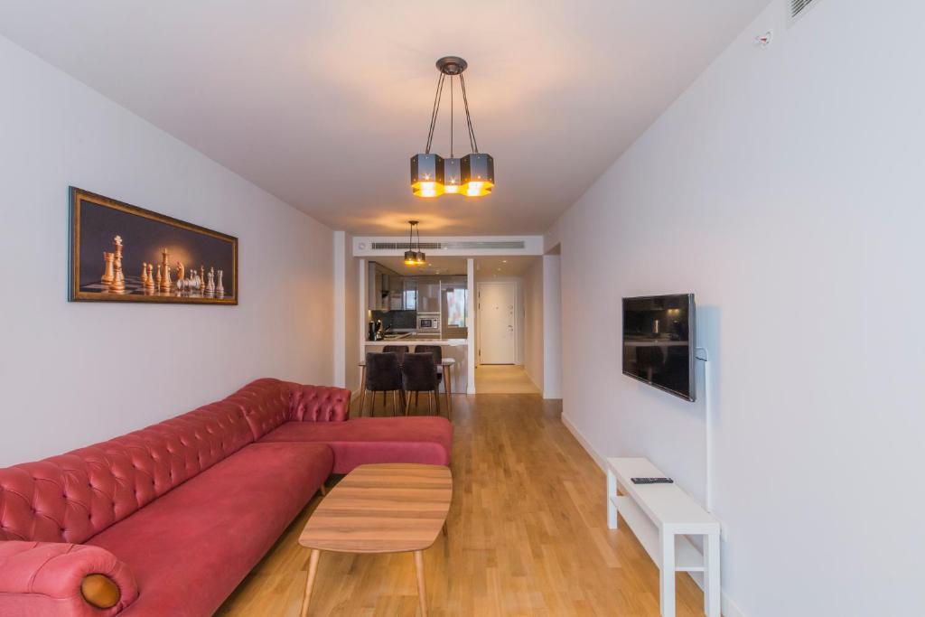 Deluxe One-Bedroom Family Apartment