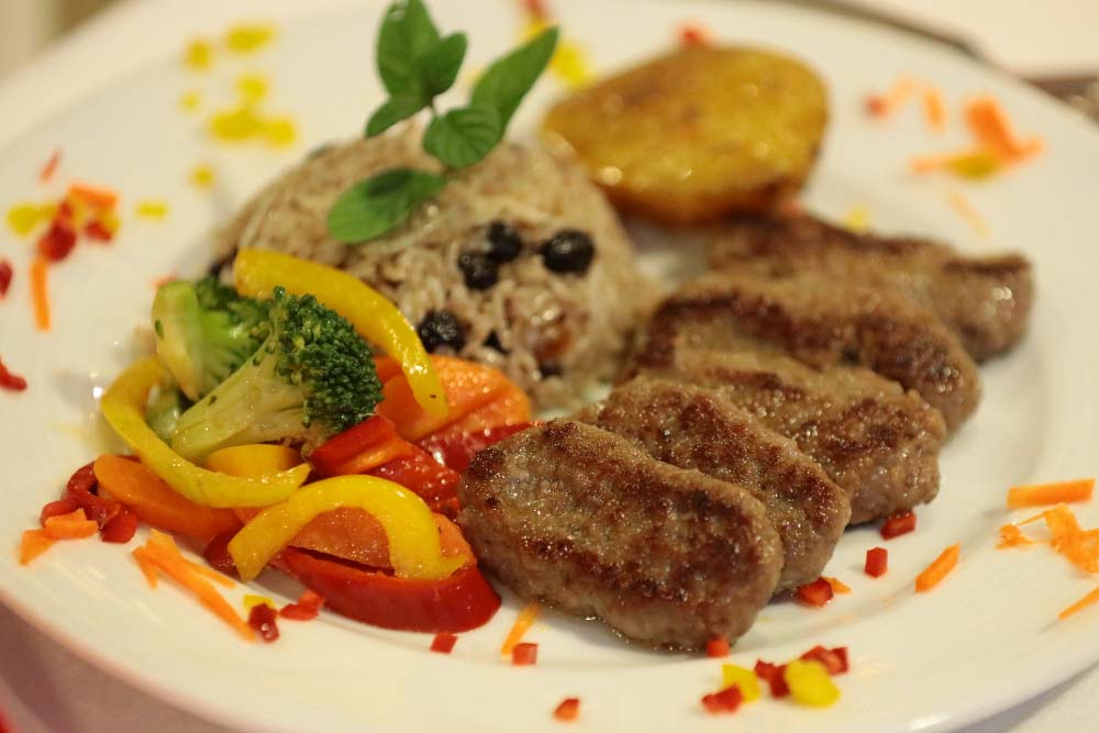 Turna Tour Dinner Cruise (Gold Program) + Drinks
