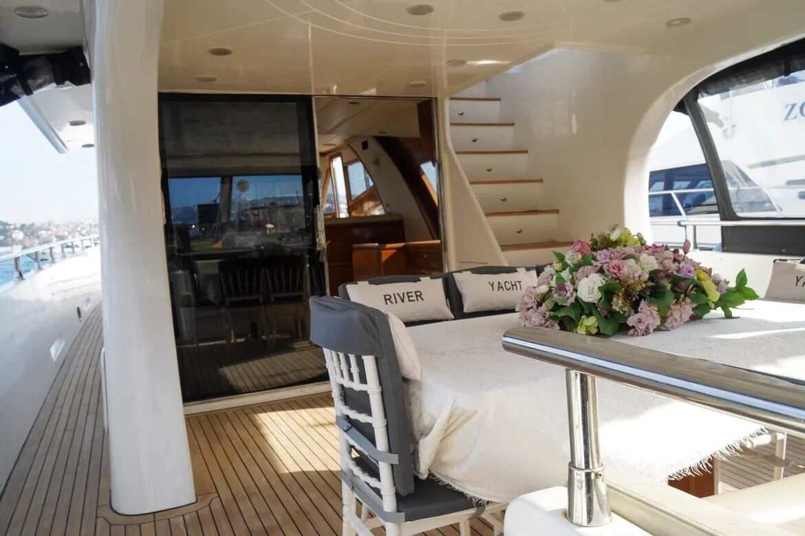 Luxury Yacht for 25 people (River M)