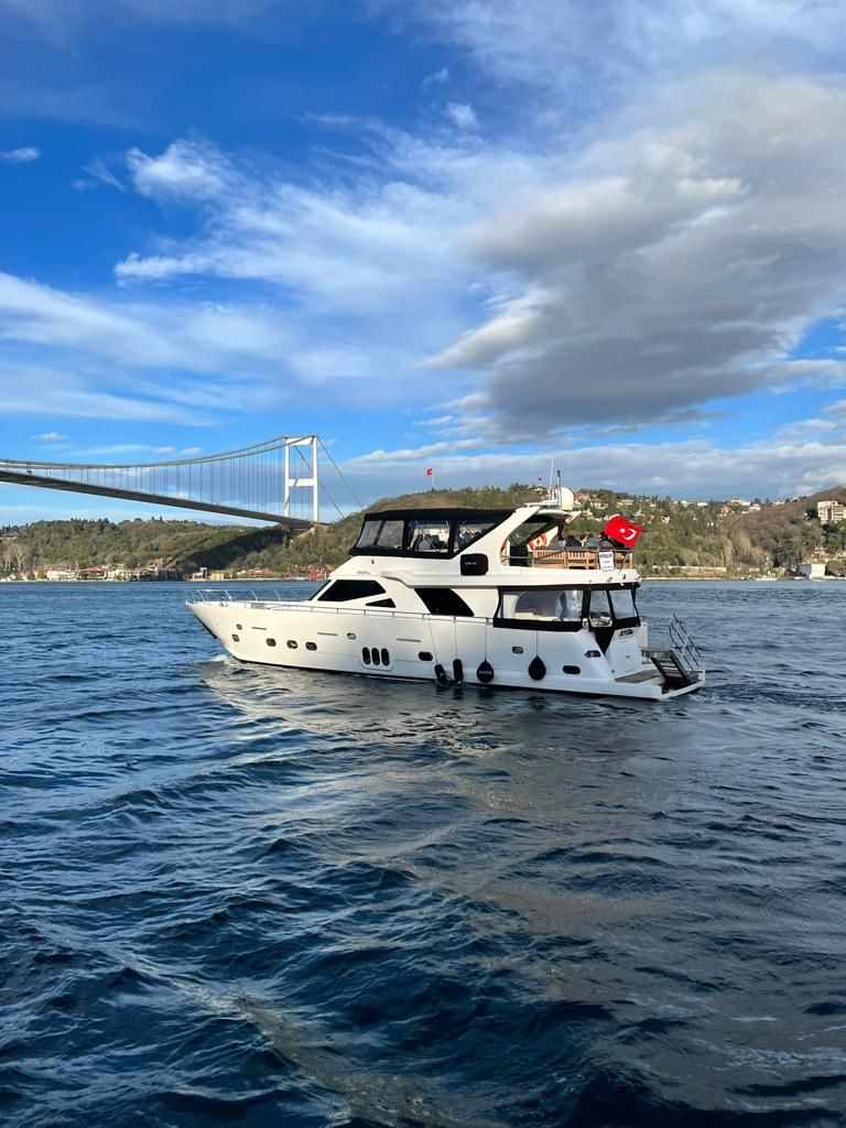 Luxury Yacht for 25 people (River M)