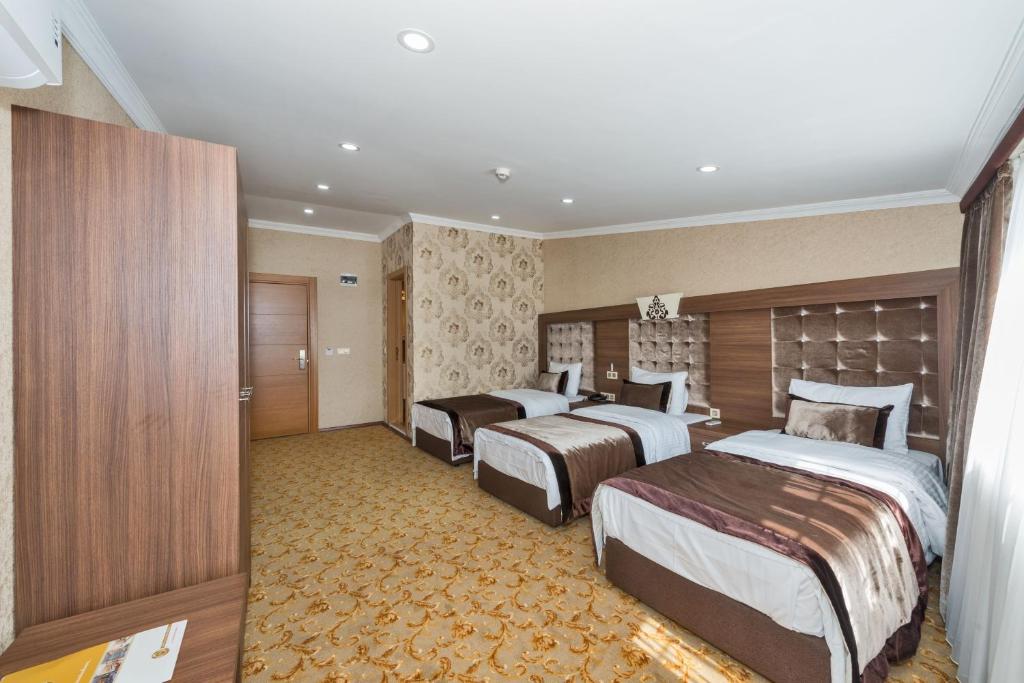 Triple Room with Balcony